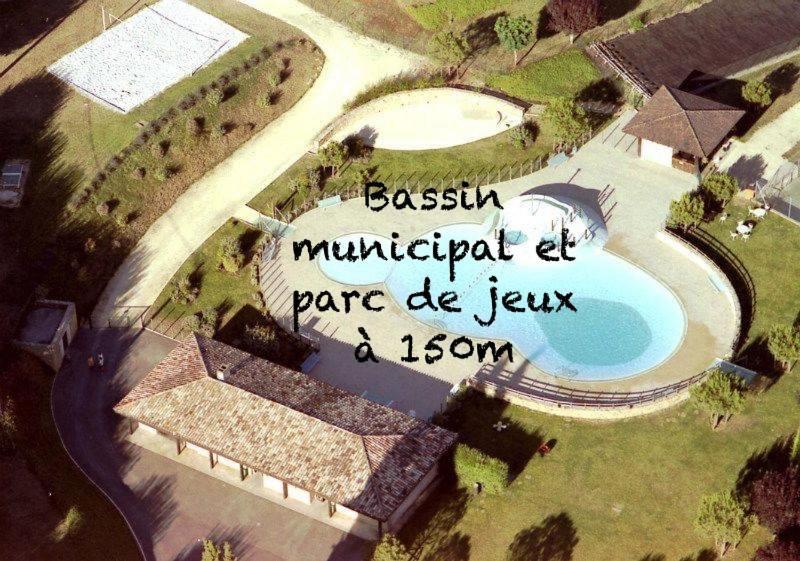 Au Lilas Rose Maison Entre Campagne Et Village Belves Exterior photo